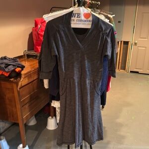 exofficio Gray Sheath Dress with Raglan 3/4 Sleeves fits like size M